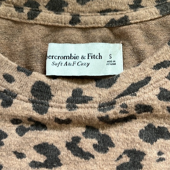 Abercrombie long sleeve cheetah bodysuit small - Picture 5 of 6